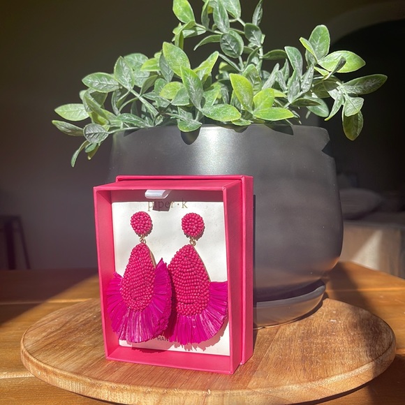 NIB Piper K Pink Hand Beaded Stud Dangle Earrings - Picture 4 of 6